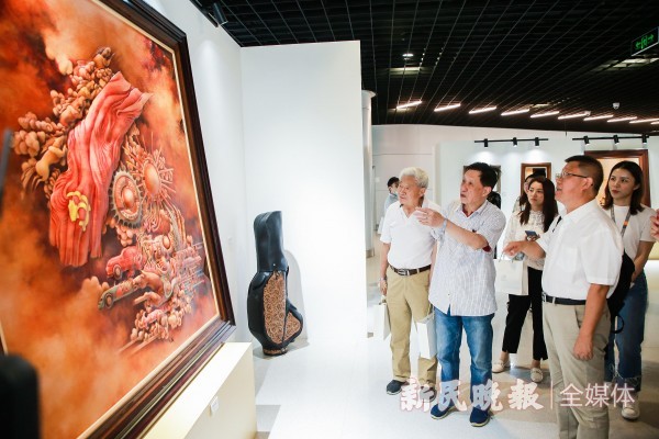 皮革中的有大乾坤 中国皮革文明皮具艺术焦点展正在沪开张三亿体育官网(图1)