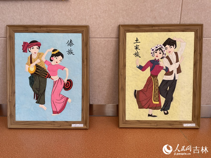 皮具安图：共育专心“石三亿体育官网榴籽” 浇灌民族统一花(图3)