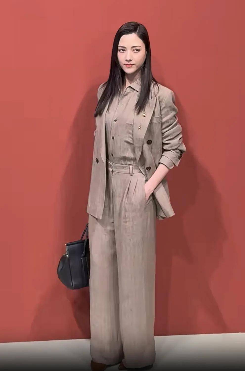 上海这一夜靳东李现帅气周迅娜然造型出众李敏镐苹果肌瞩目(图6)
