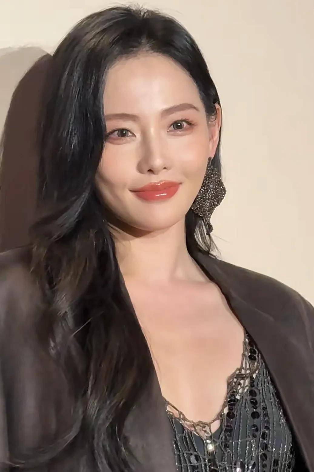 这一夜张嘉倪陈都灵同框比美刘诗诗优雅孙千深V长裙抢镜(图15)