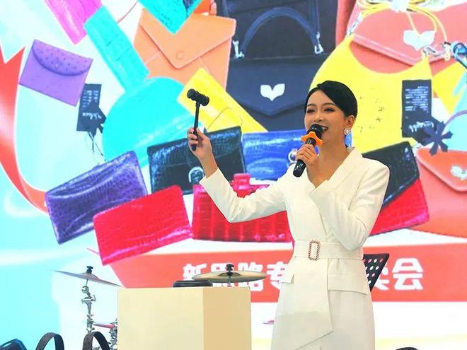 广交会 焕新“潮”气——2025白云皮具城春季品质好物节精彩纷呈(图1)