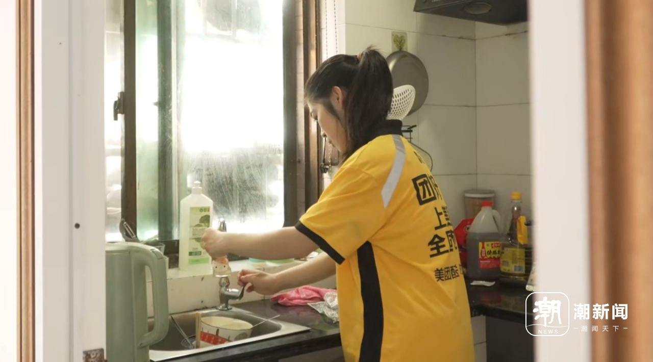杭州脑瘫女骑手差评多？美团：差评自动免责孩子未来学费全包(图1)
