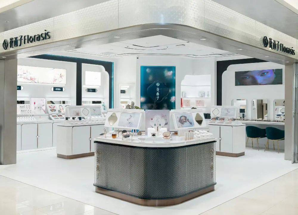 三亿体育登录：每周速报｜Chanel官宣Kendrick Lamar成为品牌形象大使丁禹兮成为M·A·C品牌风尚代言人(图13)