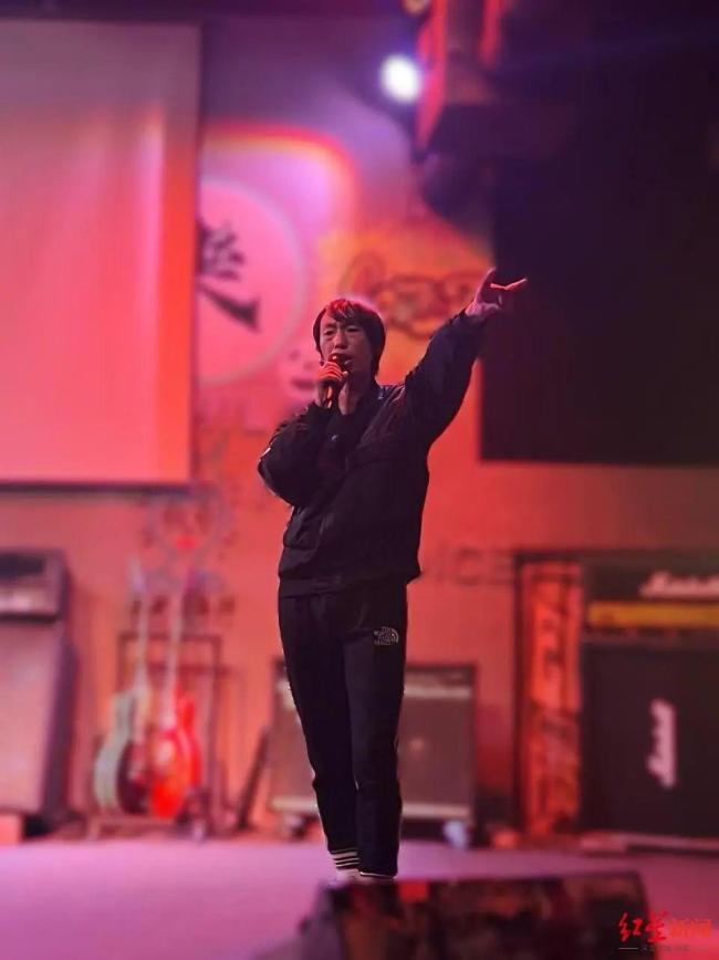 三亿体育官网：我的滑板鞋庞麦郎：今年要能结婚就结了我没有精神病(图2)